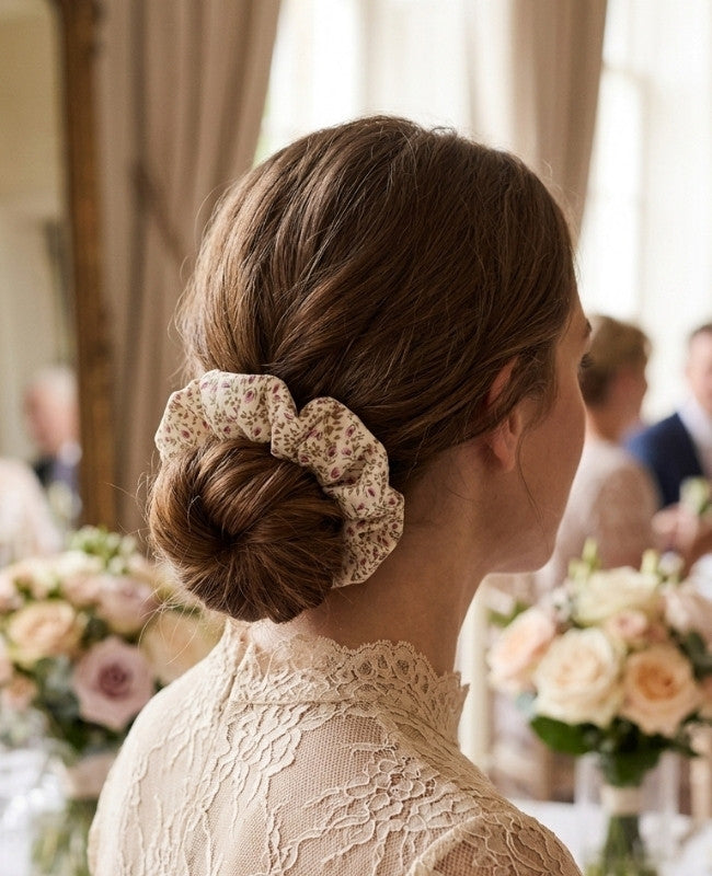 Scrunchie Vit Liberty n°4 Dam «Suzanne»