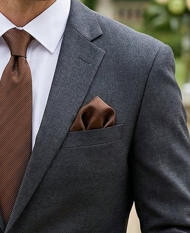 Kavajnäsduk Brun Polyester «Lucien»